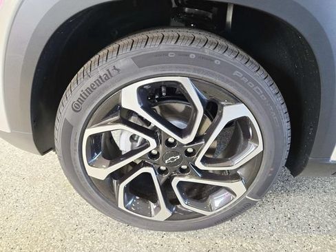 New 2026 Chevrolet Trax RS w/ Sunroof Package FWD image 12
