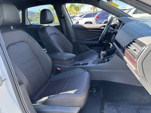 Certified 2023 Volkswagen Jetta GLI Autobahn image 36