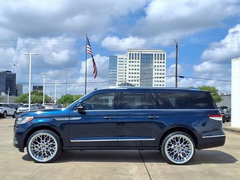 Certified 2023 Lincoln Navigator L Reserve image 24