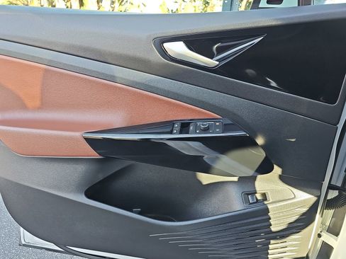 Used 2022 Volkswagen ID.4 Pro S image 27