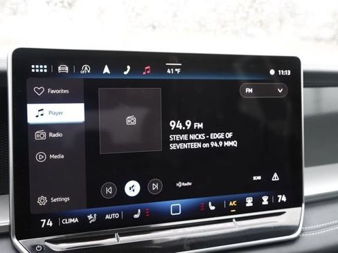 Used 2025 Volkswagen Tiguan SE w/ Panoramic Sunroof Package AWD/4WD image 28