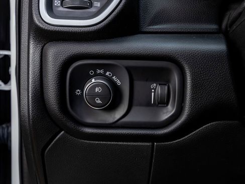 Used 2025 RAM 3500 Big Horn AWD/4WD image 21
