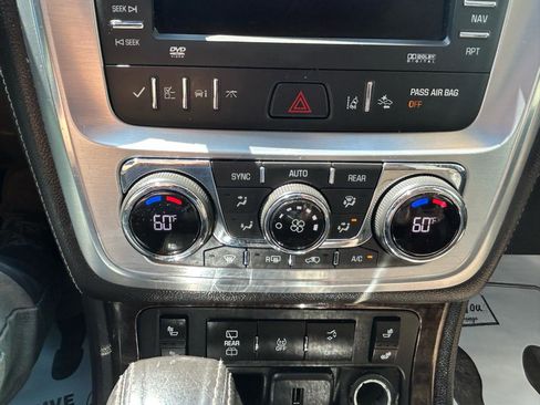 Used 2016 GMC Acadia SLT w/ Technology Package FWD image 26