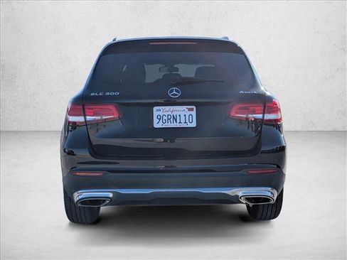 Used 2017 Mercedes-Benz GLC 300 4MATIC image 6