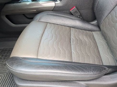 Used 2023 Chevrolet Silverado 1500 ZR2 image 12