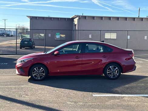 Used 2024 Kia Forte LXS image 4