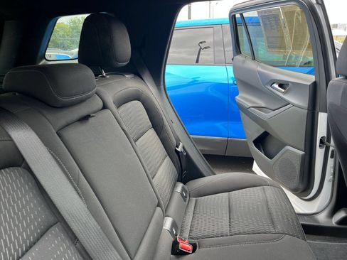 Used 2025 Chevrolet Equinox LT FWD image 32