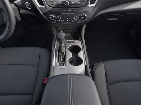 Used 2024 Chevrolet Malibu LT FWD image 11
