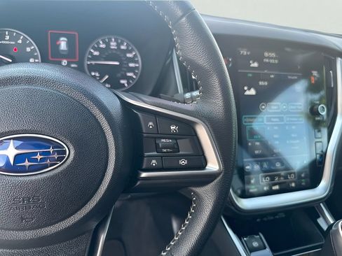 Used 2025 Subaru Outback Premium AWD/4WD image 17