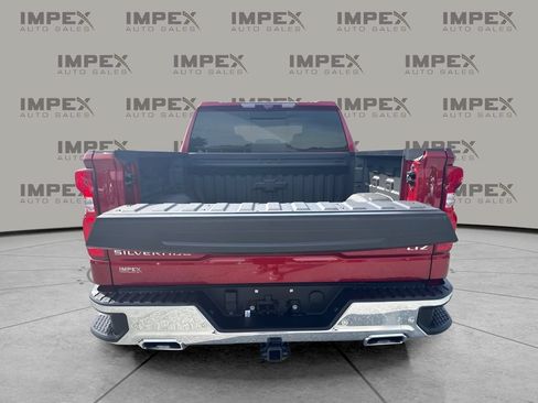 Used 2022 Chevrolet Silverado 1500 LTZ w/ Technology Package AWD/4WD image 3