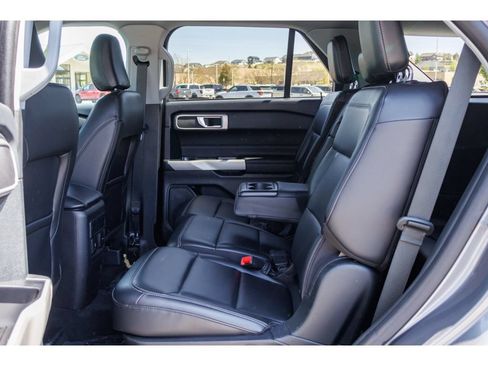 Used 2024 Ford Explorer XLT w/ Equipment Group 202A AWD/4WD image 13