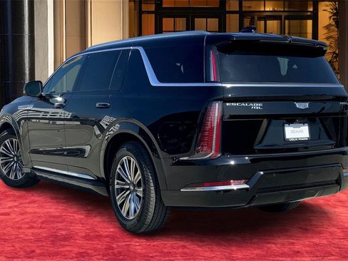 New 2026 Cadillac Escalade IQL Luxury image 4