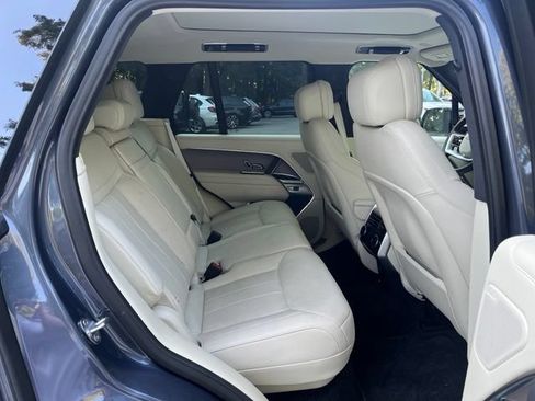 Used 2025 Land Rover Range Rover SE AWD/4WD image 13