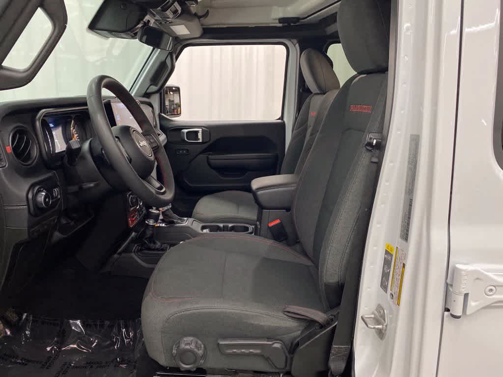 Used 2025 Jeep Wrangler Unlimited Rubicon AWD/4WD image 13
