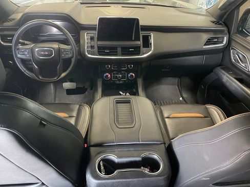 Used 2024 GMC Yukon XL AT4 w/ Technology Package AWD/4WD image 11