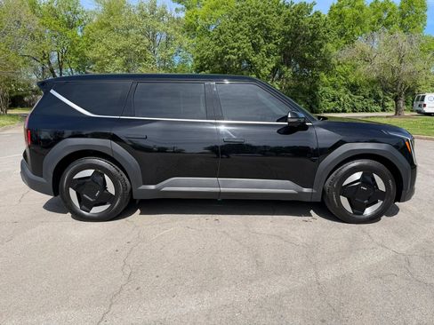 Used 2024 Kia EV9 Light Long Range image 5
