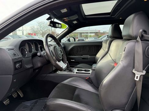 Used 2013 Dodge Challenger SRT8 w/ Harman Kardon Audio Group image 21