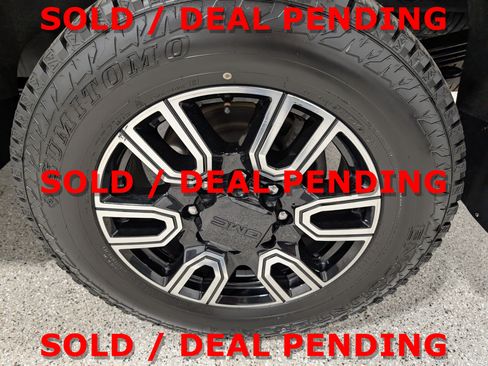 Used 2020 GMC Sierra 2500 AT4 w/ AT4 Premium Package AWD/4WD image 13