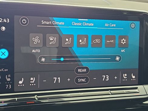 Used 2024 Volkswagen Atlas SE image 24