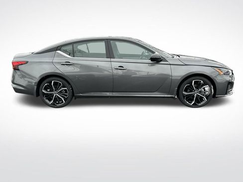 New 2025 Nissan Altima 2.5 SR w/ SR Premium Package image 6