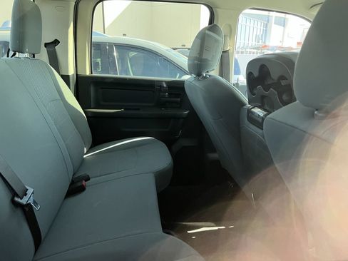 Used 2018 RAM 2500 Tradesman w/ Chrome Appearance Group RWD image 7