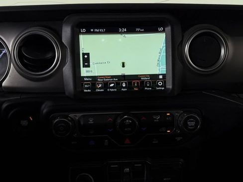 Used 2022 Jeep Wrangler Unlimited Rubicon 4xe AWD/4WD image 24