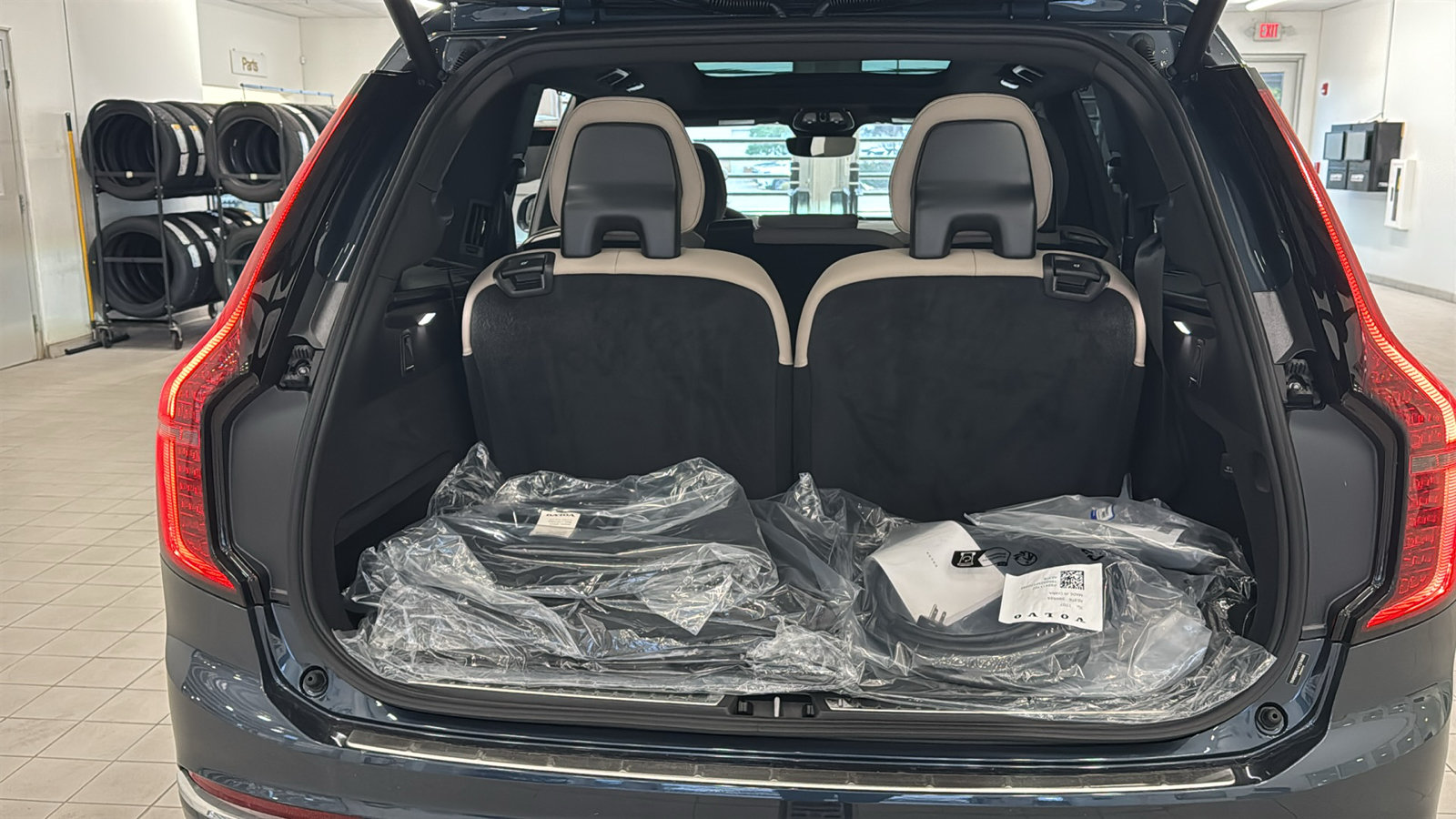 New 2027 Volvo XC90 T8 Plus AWD/4WD image 30