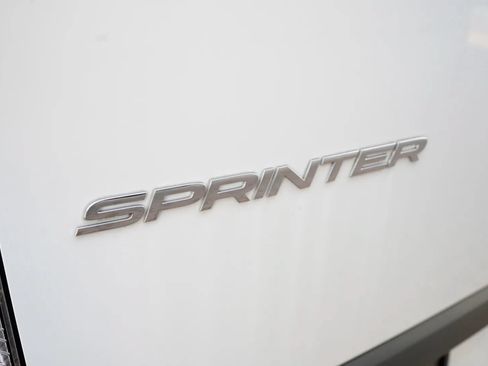 Used 2022 Mercedes-Benz Sprinter 2500 image 12