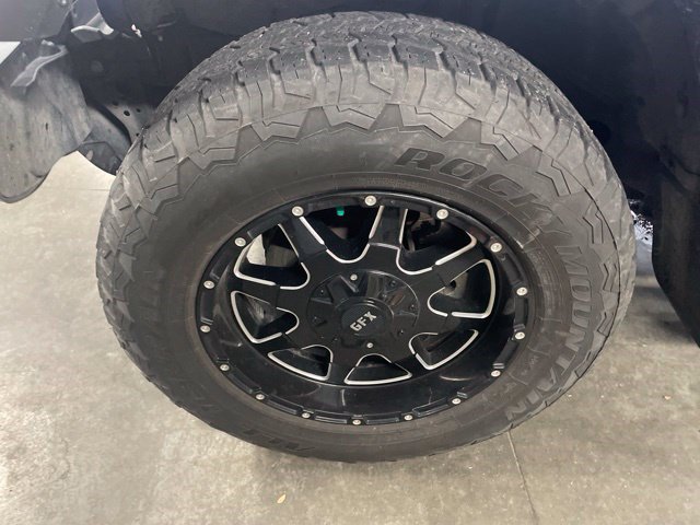 Used 2019 Jeep Wrangler Unlimited Sahara AWD/4WD image 9