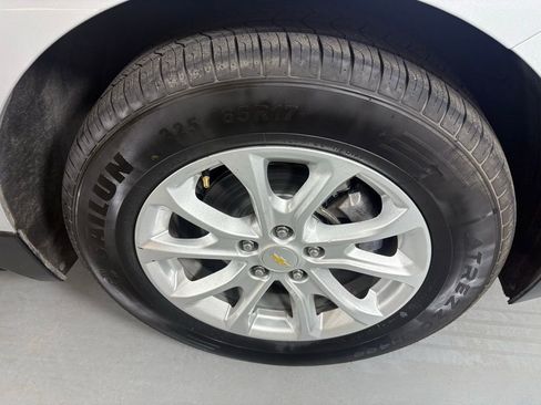 Used 2018 Chevrolet Equinox LS image 11