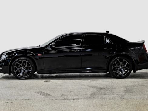 Used 2021 Chrysler 300 S w/ S Model Appearance Package RWD image 9
