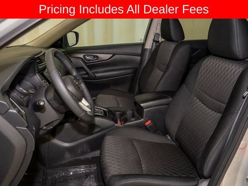 Used 2020 Nissan Rogue SV w/ Premium Package FWD image 11