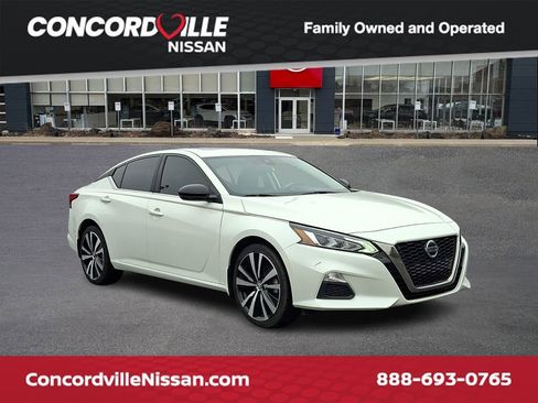 Used 2020 Nissan Altima 2.5 SR w/ Premium Package image 1