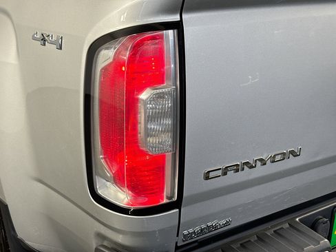 Used 2017 GMC Canyon SLE image 35