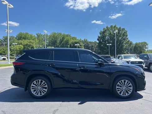 Used 2021 Toyota Highlander Platinum AWD/4WD image 5