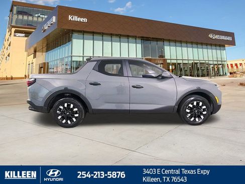 Used 2025 Hyundai Santa Cruz SE image 10