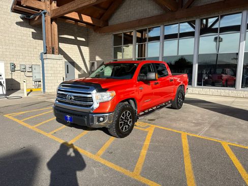 Used 2016 Toyota Tundra SR5 image 1