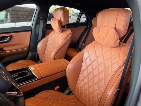 Used 2023 Mercedes-Benz S 580 4MATIC Sedan image 3