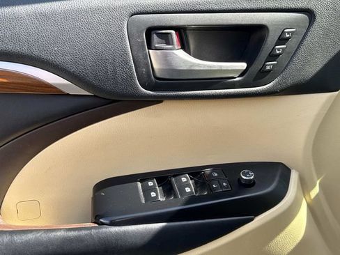 Used 2019 Toyota Highlander Limited Platinum image 26