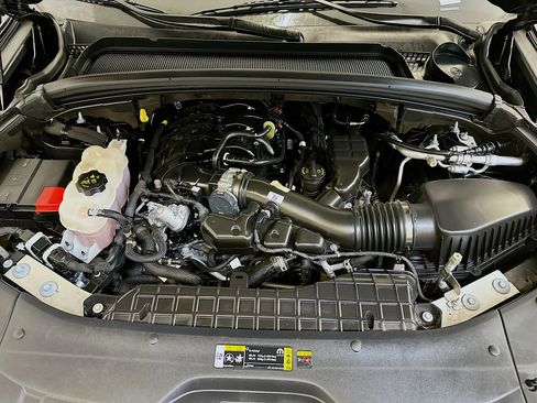 Used 2023 Jeep Grand Cherokee L Laredo image 37