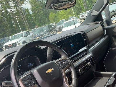 Used 2024 Chevrolet Silverado 3500 High Country w/ High Country Premium Package AWD/4WD image 10