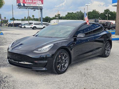Used 2022 Tesla Model 3 Standard Range RWD image 3
