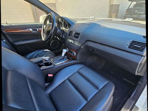 Used 2011 Mercedes-Benz C 300 Sedan image 22