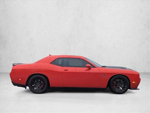 Used 2016 Dodge Challenger SRT Hellcat RWD image 4