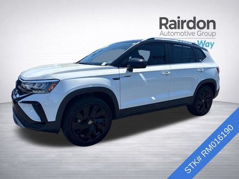Used 2024 Volkswagen Taos SE AWD/4WD image 3