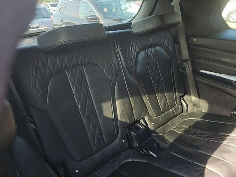 Used 2019 BMW X7 xDrive50i w/ M Sport Package AWD/4WD image 7