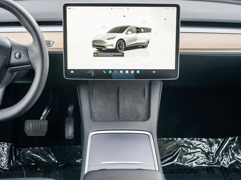 Used 2024 Tesla Model Y Long Range image 12