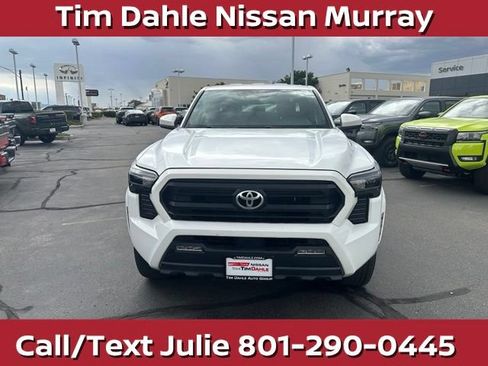 Used 2024 Toyota Tacoma SR5 AWD/4WD image 4