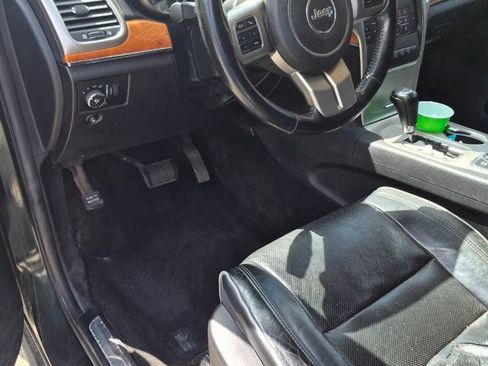 Used 2011 Jeep Grand Cherokee Overland AWD/4WD image 7