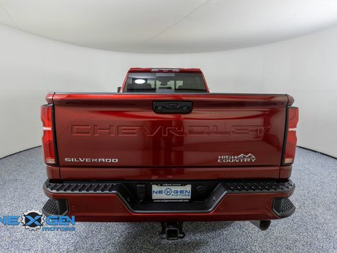 Used 2025 Chevrolet Silverado 2500 High Country w/ Technology Package AWD/4WD image 6